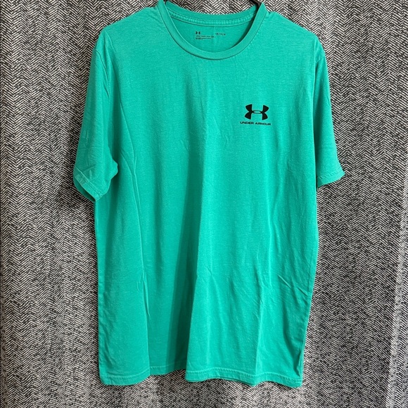 Under Armour Other - Under Armour T-Shirt